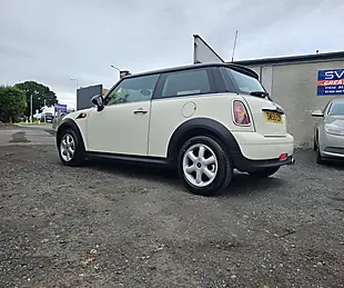 Used 2009 MINI Hatch Cooper White - Interior and Exterior details 10