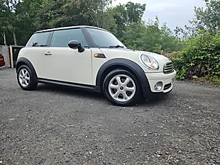 Used 2009 MINI Hatch Cooper White - Interior and Exterior details 2