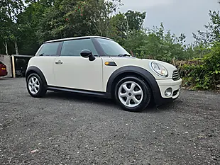 Used 2009 MINI Hatch Cooper White - Interior and Exterior details 20