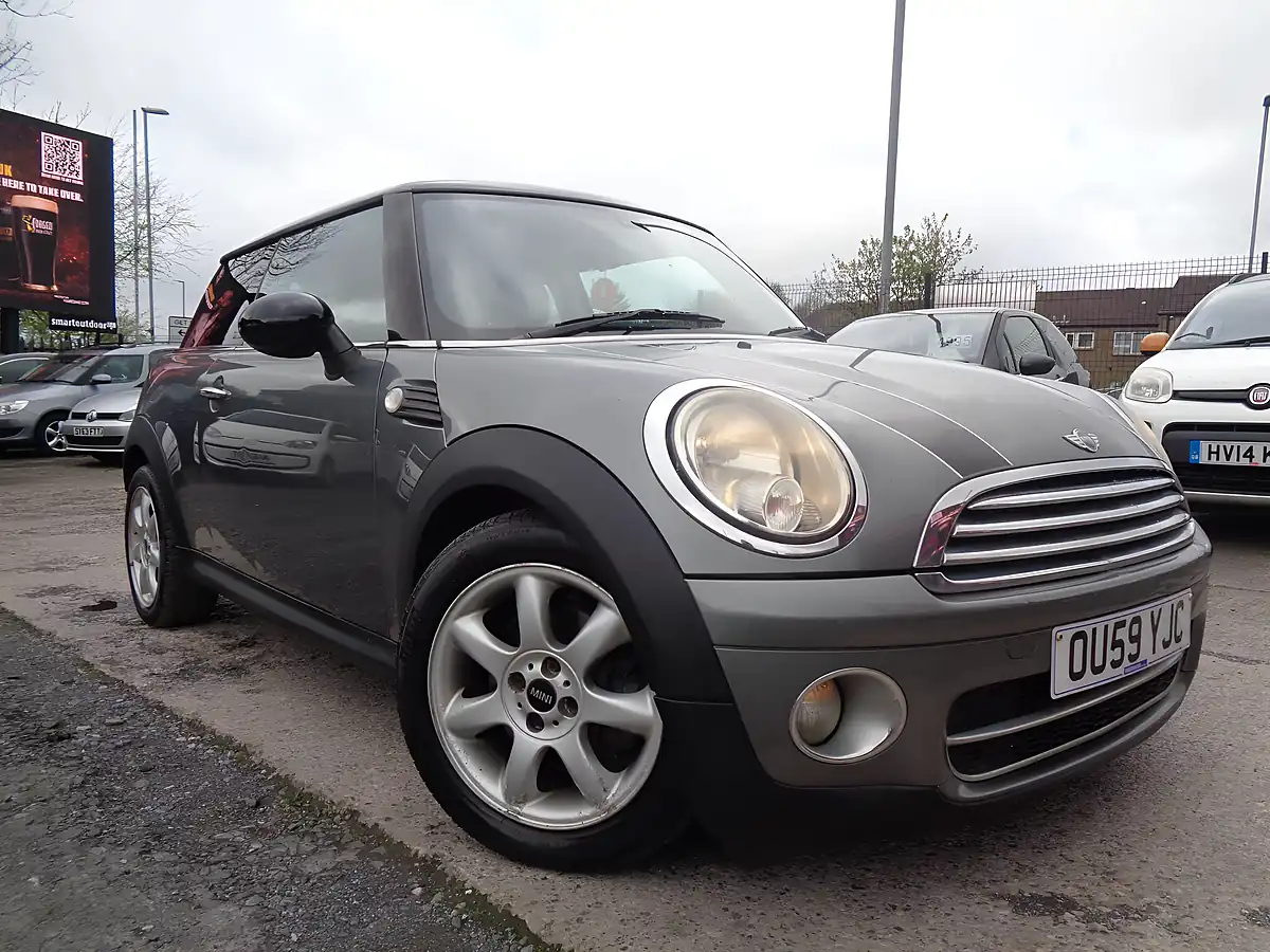 Used 2009 MINI Hatch Graphite Silver - Front View