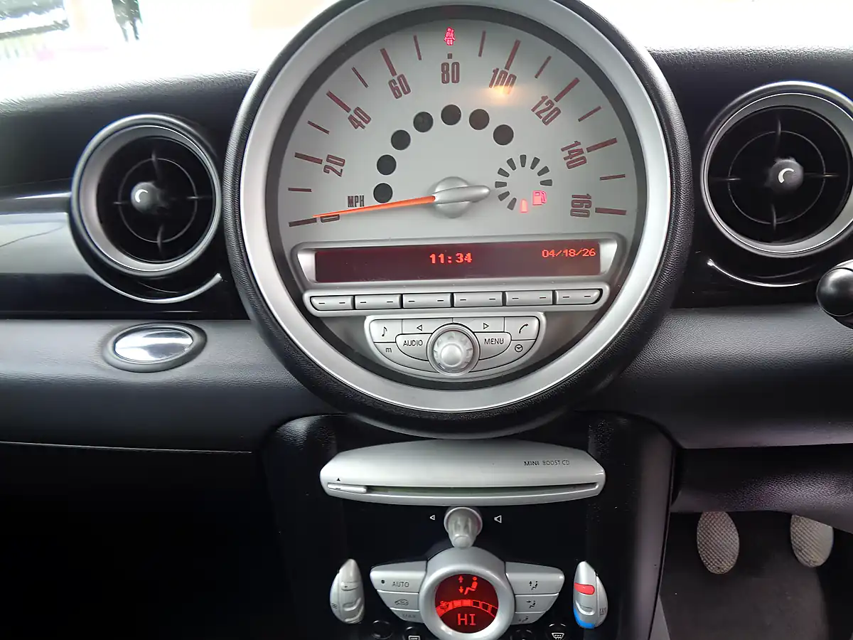 Used 2009 MINI Hatch Graphite Silver - Interior and Exterior details 14