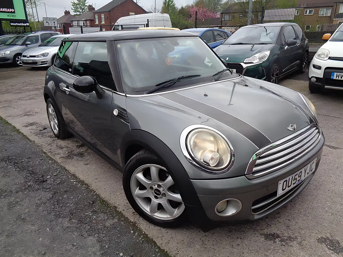 Used 2009 MINI Hatch Graphite Silver - Interior and Exterior details 2