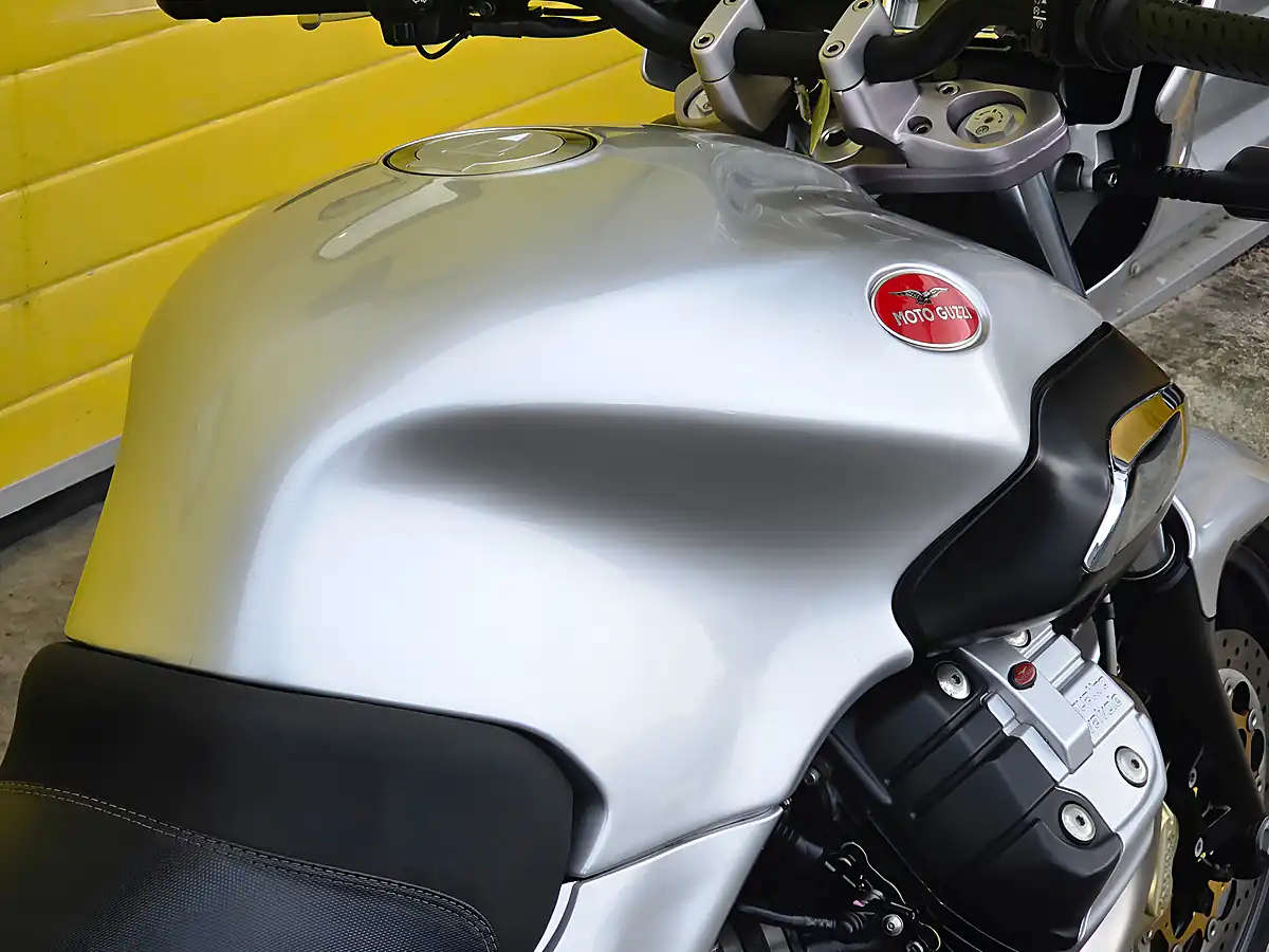 Used 2009 Moto Guzzi Sport 1200 V1200 Sport Silver - Interior and Exterior details 11