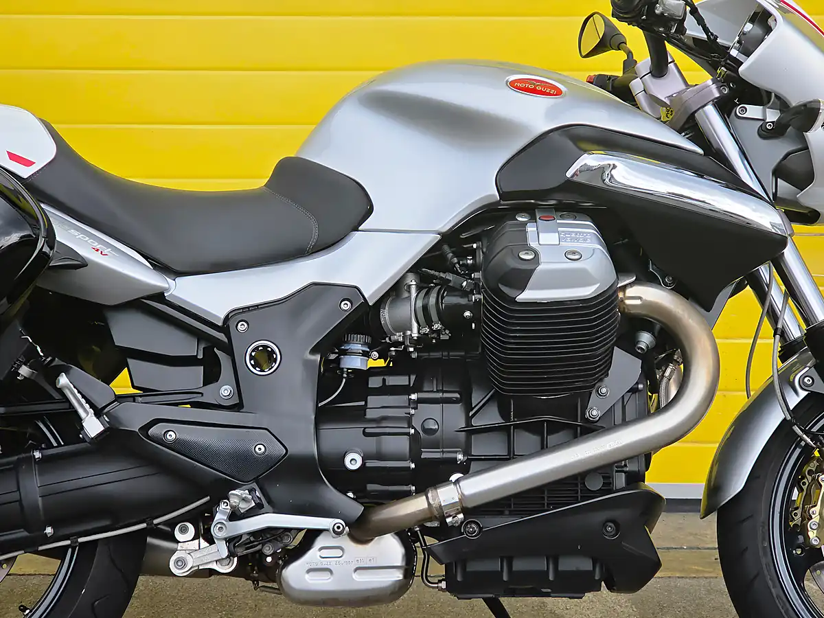 Used 2009 Moto Guzzi Sport 1200 V1200 Sport Silver - Interior and Exterior details 12
