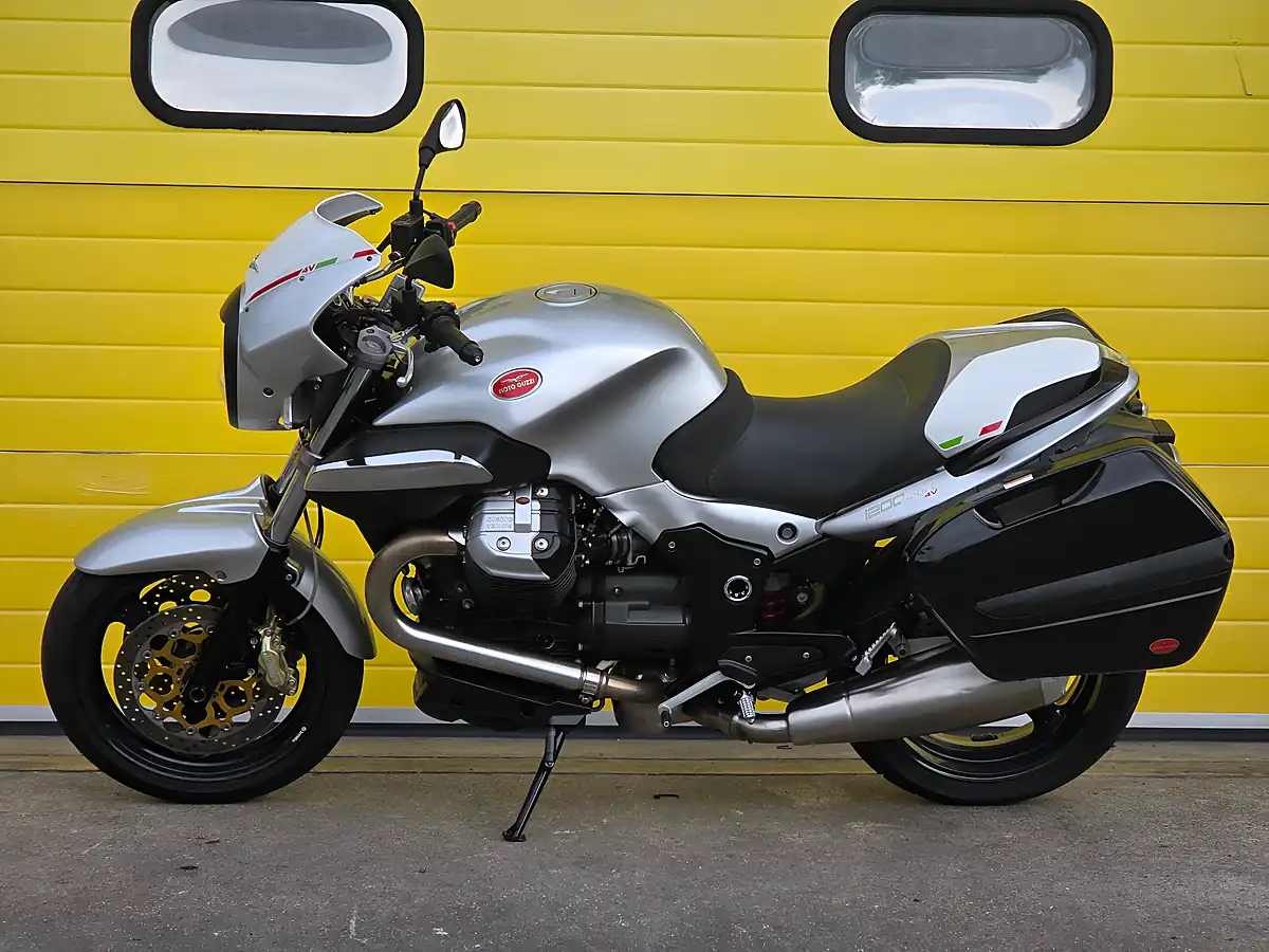 Used 2009 Moto Guzzi Sport 1200 V1200 Sport Silver - Interior and Exterior details 5