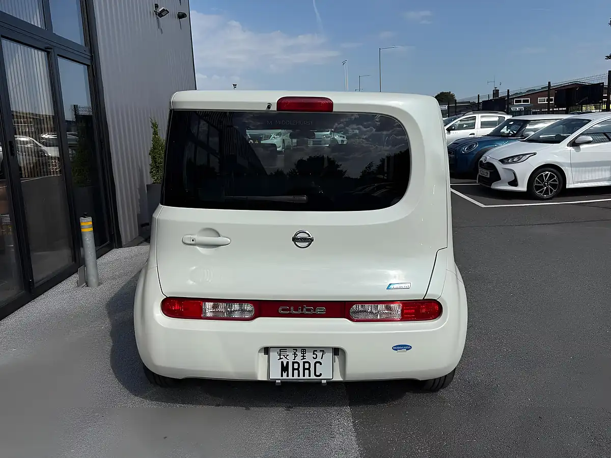 Used 2009 Nissan Cube 15X V Selection White - Interior and Exterior details 10
