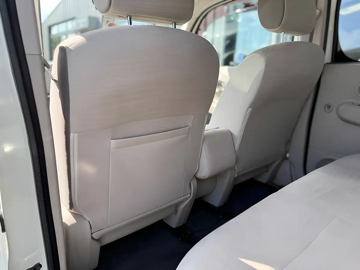 Used 2009 Nissan Cube 15X V Selection White - Interior and Exterior details 15