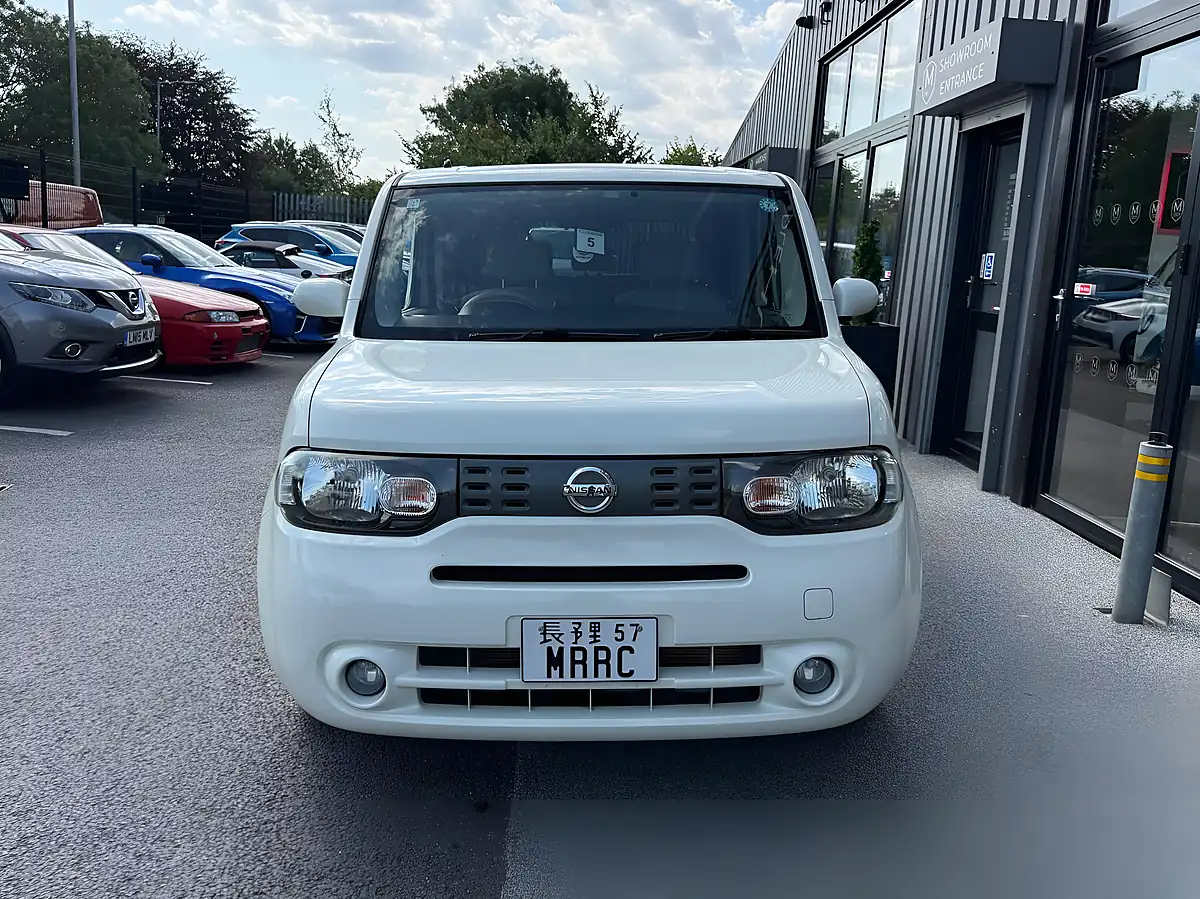 Used 2009 Nissan Cube 15X V Selection White - Interior and Exterior details 9