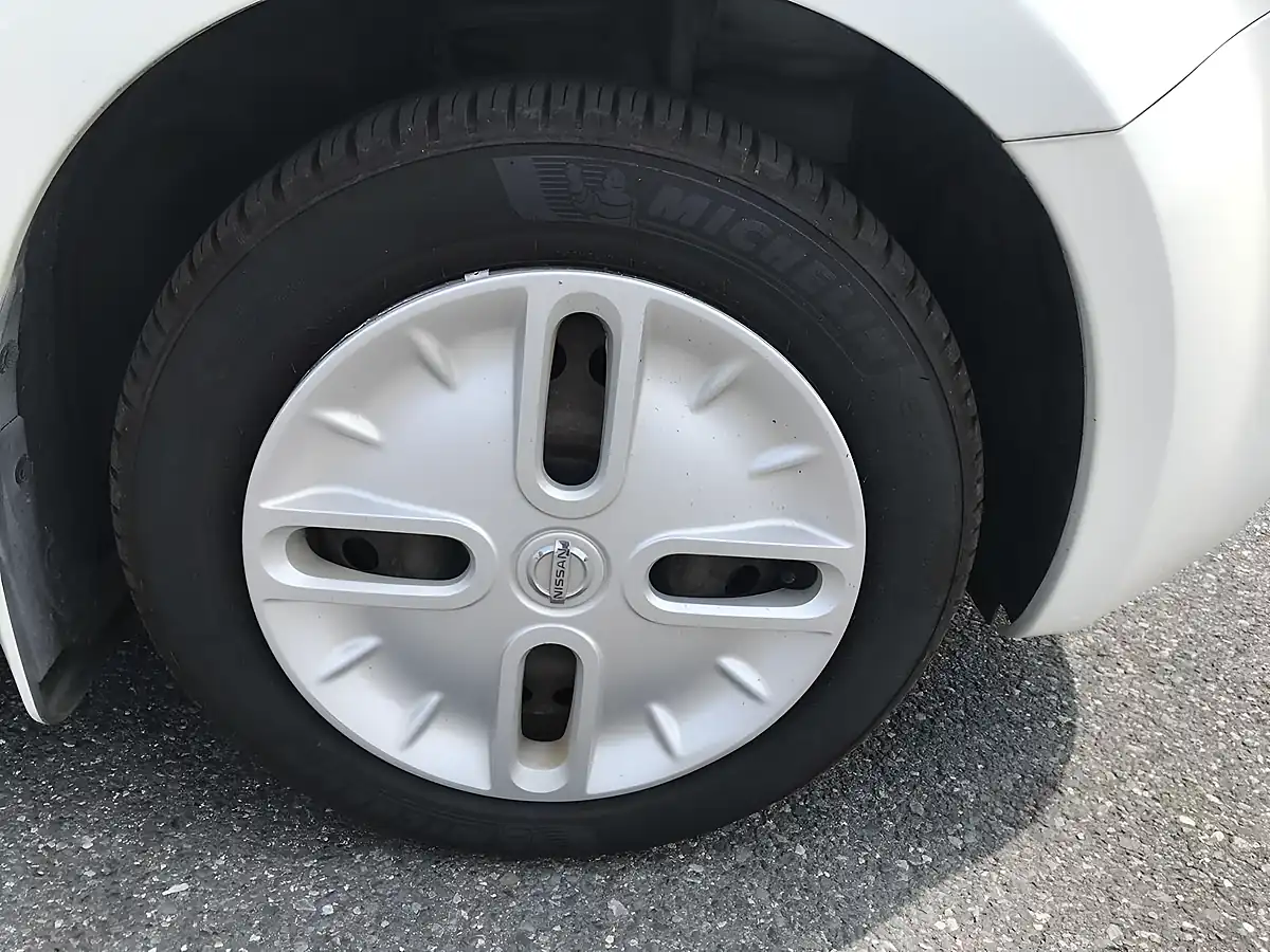 Used 2009 Nissan Cube V Selection White - Interior and Exterior details 12