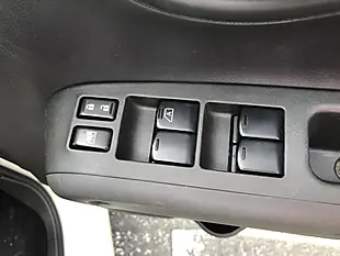 Used 2009 Nissan Cube V Selection White - Interior and Exterior details 16