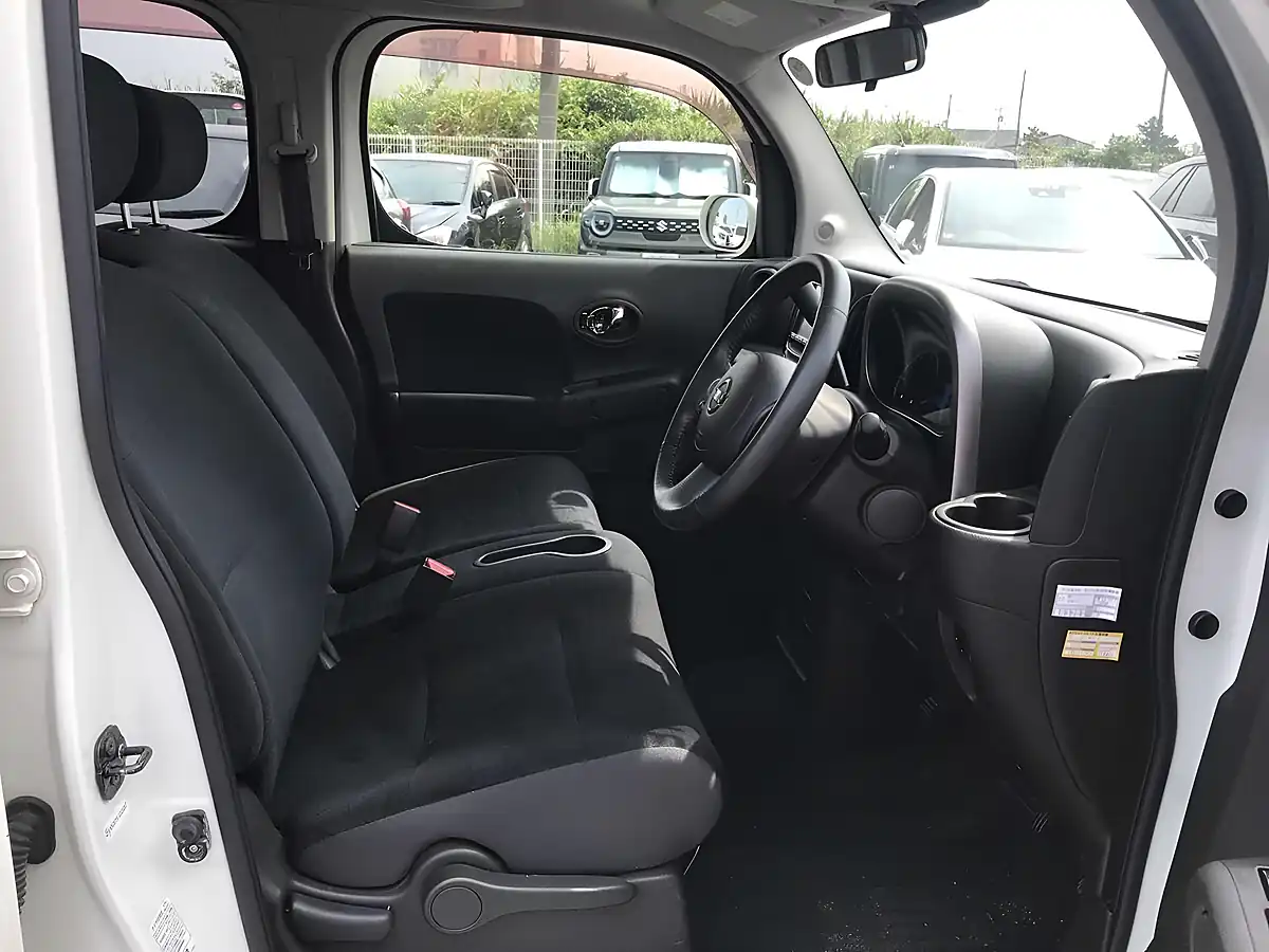 Used 2009 Nissan Cube V Selection White - Interior and Exterior details 2