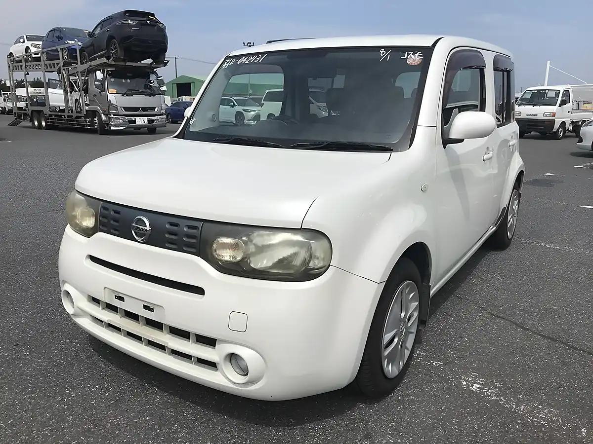 Used 2009 Nissan Cube V Selection White - Interior and Exterior details 4