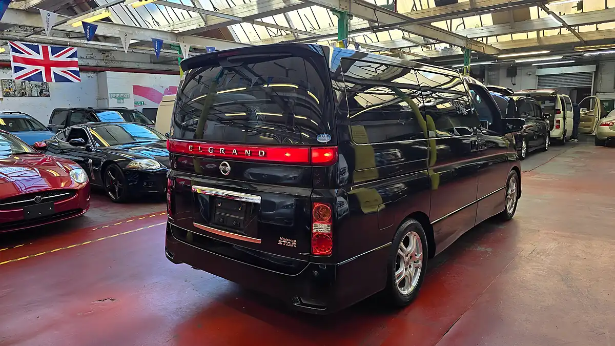 Used 2009 Nissan Elgrand Highway Star Black - Interior and Exterior details 13