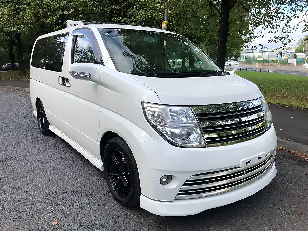 Used 2009 Nissan Elgrand Rider Autech White - Interior and Exterior details 10