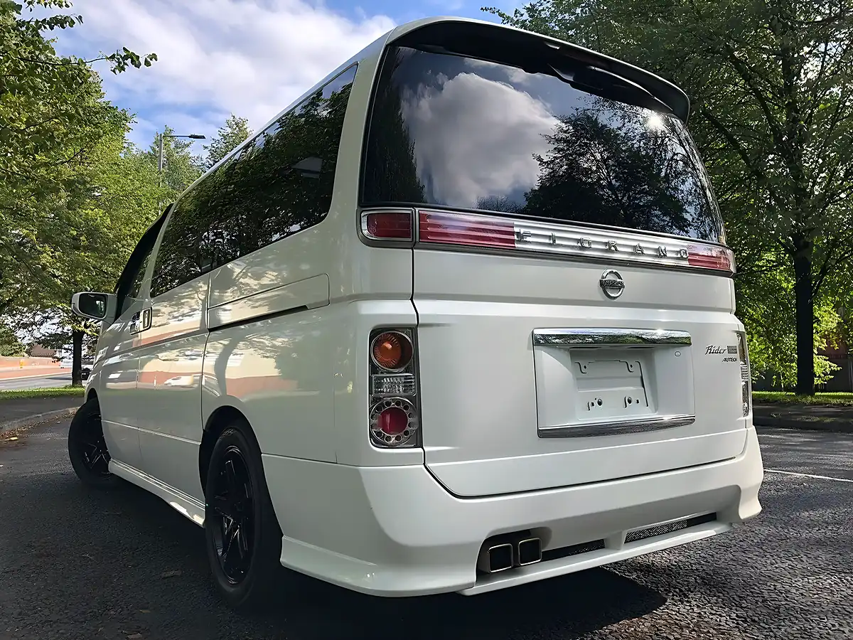 Used 2009 Nissan Elgrand Rider Autech White - Interior and Exterior details 11