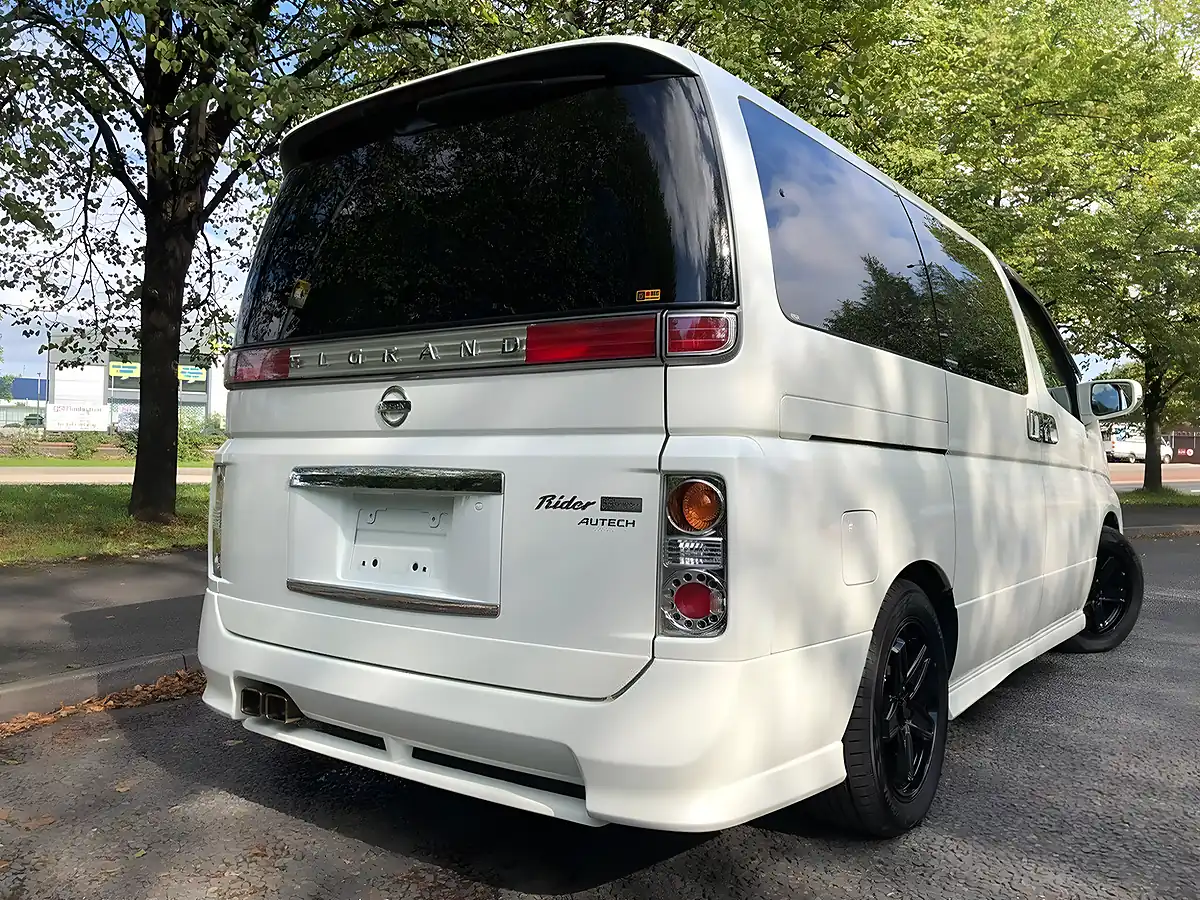 Used 2009 Nissan Elgrand Rider Autech White - Interior and Exterior details 13
