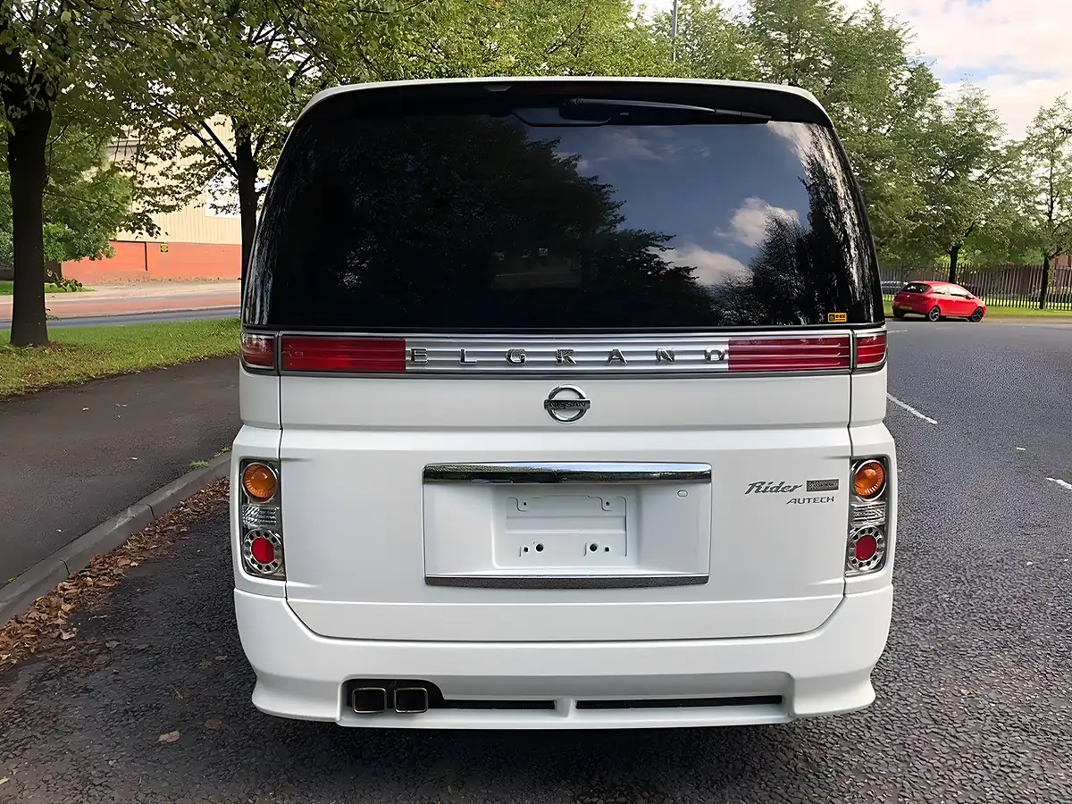 Used 2009 Nissan Elgrand Rider Autech White - Interior and Exterior details 7