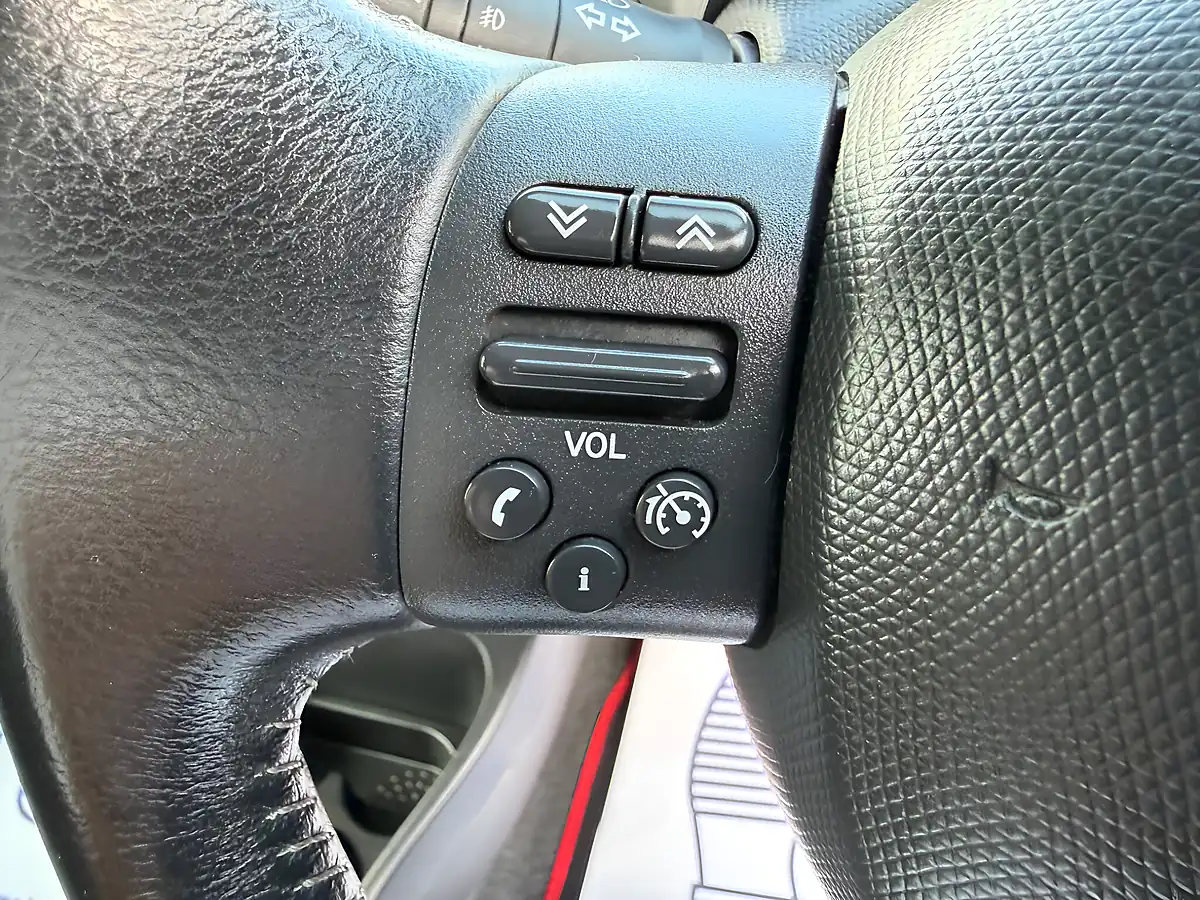 Used 2009 Nissan Micra N-Tec Red - Interior and Exterior details 16