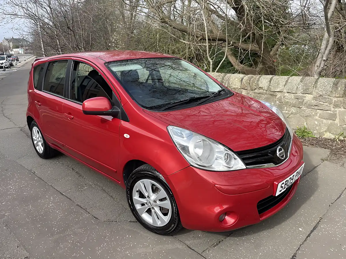 Used 2009 Nissan Note Acenta Red - Front View