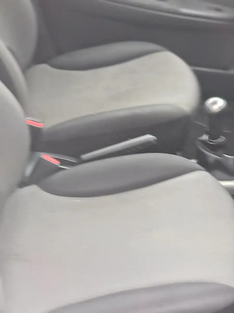 Used 2009 Nissan Note Visia White - Interior and Exterior details 12