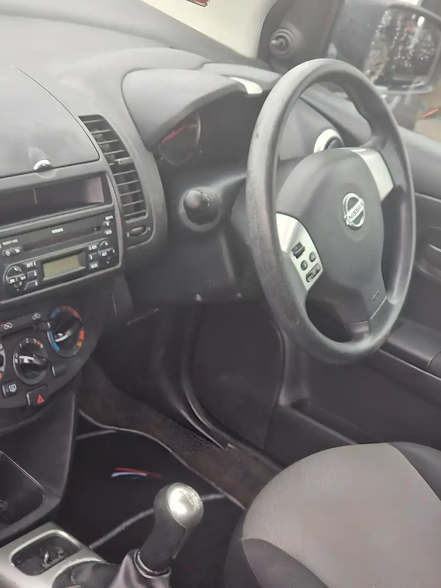 Used 2009 Nissan Note Visia White - Interior and Exterior details 16