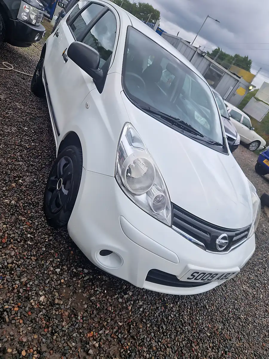 Used 2009 Nissan Note Visia White - Interior and Exterior details 17