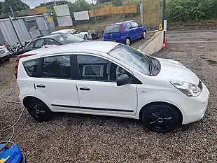 Used 2009 Nissan Note Visia White - Interior and Exterior details 3
