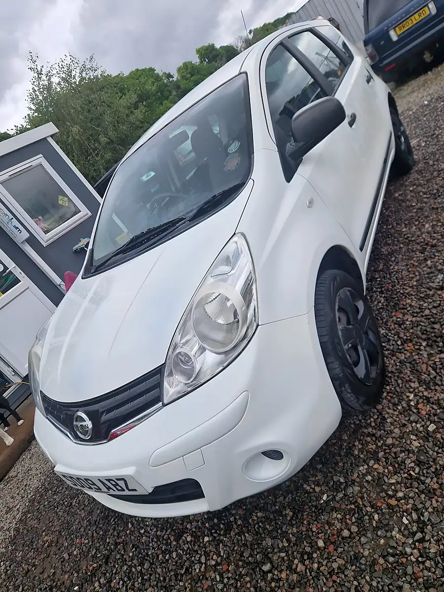 Used 2009 Nissan Note Visia White - Interior and Exterior details 5