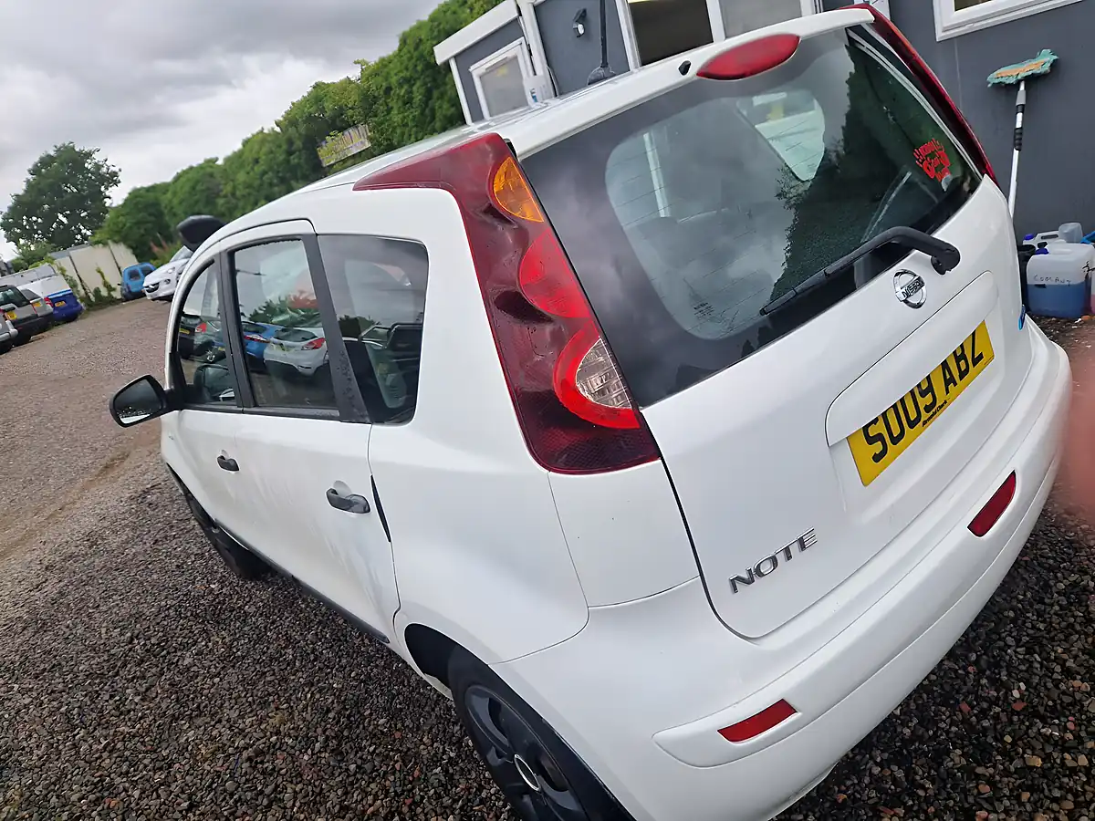 Used 2009 Nissan Note Visia White - Interior and Exterior details 7