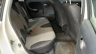Used 2009 Nissan Note Visia White - Interior and Exterior details 10
