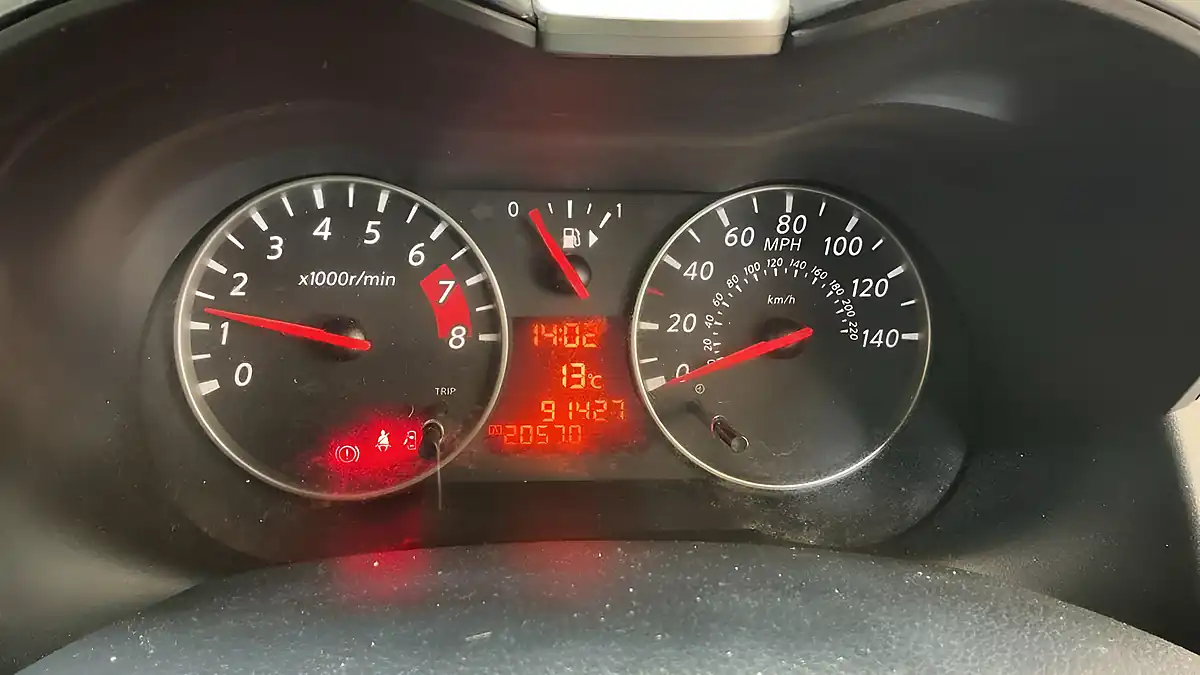 Used 2009 Nissan Note Visia White - Interior and Exterior details 8