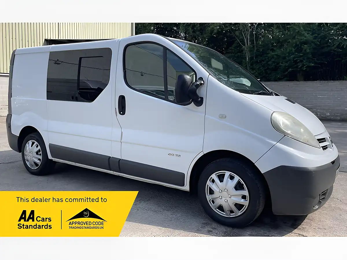 Used 2009 Nissan Primastar Se White - Front View