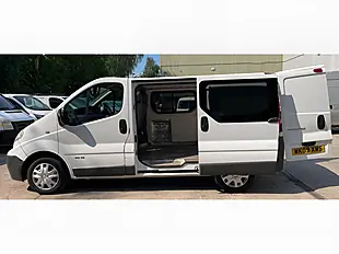 Used 2009 Nissan Primastar Se White - Interior and Exterior details 11