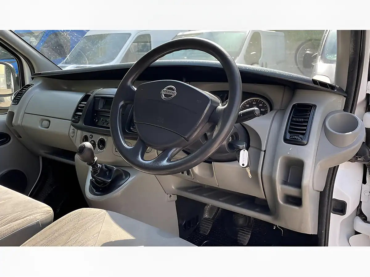 Used 2009 Nissan Primastar Se White - Interior and Exterior details 14