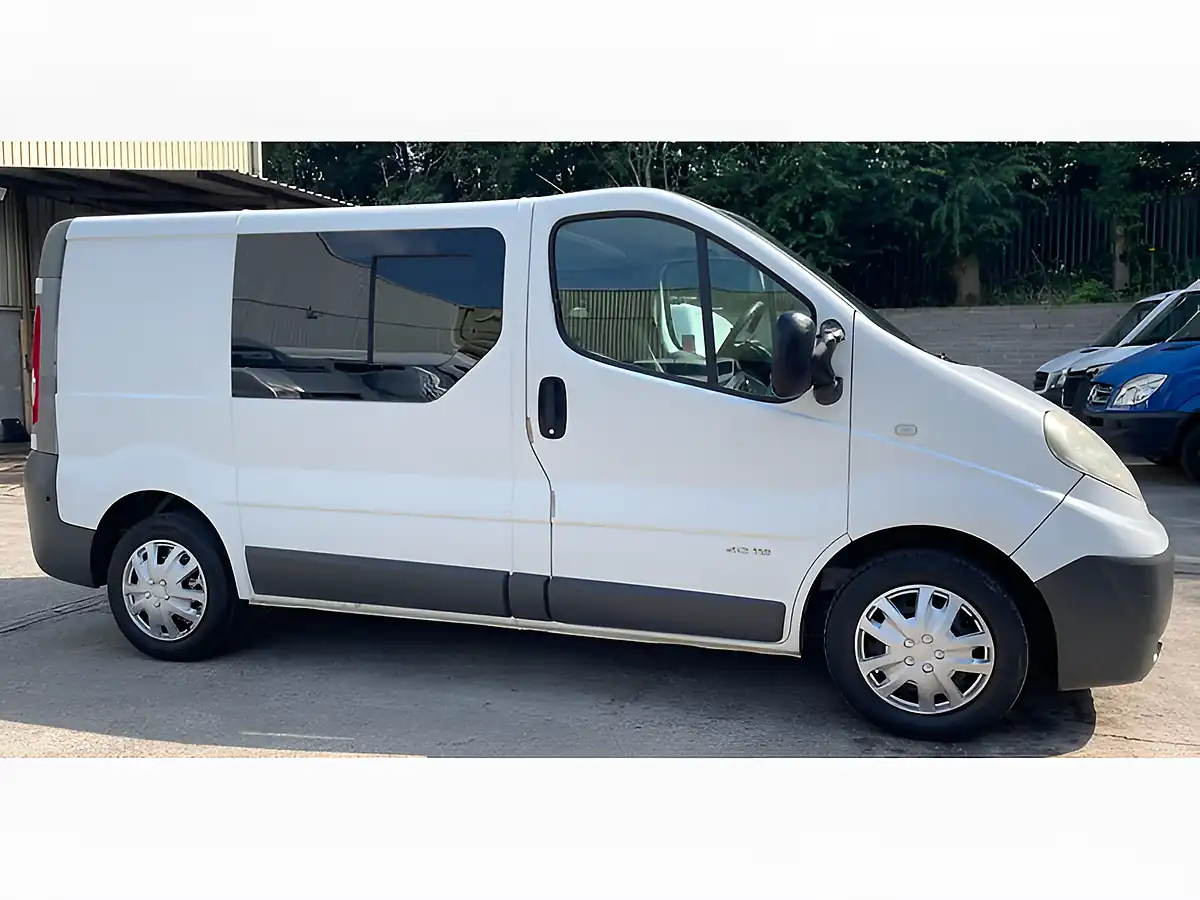 Used 2009 Nissan Primastar Se White - Interior and Exterior details 4