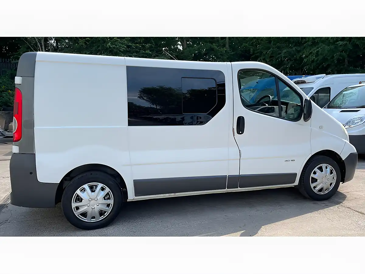 Used 2009 Nissan Primastar Se White - Interior and Exterior details 6