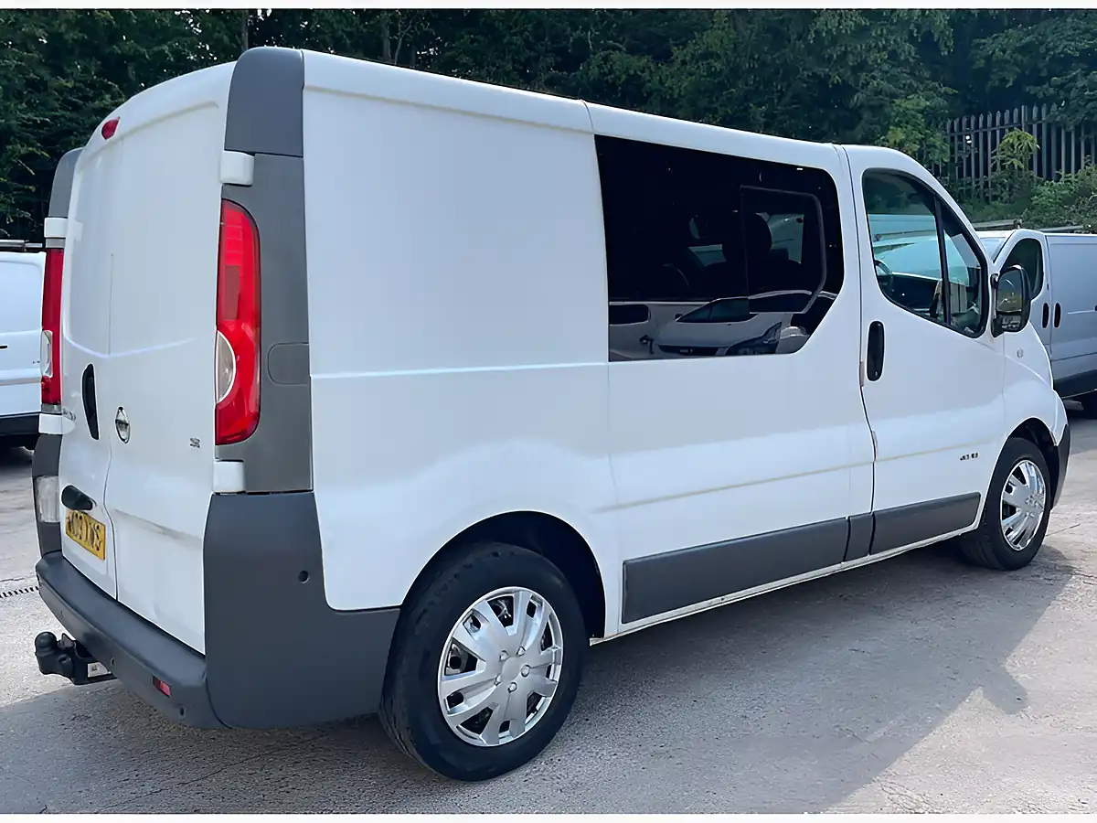 Used 2009 Nissan Primastar Se White - Interior and Exterior details 7