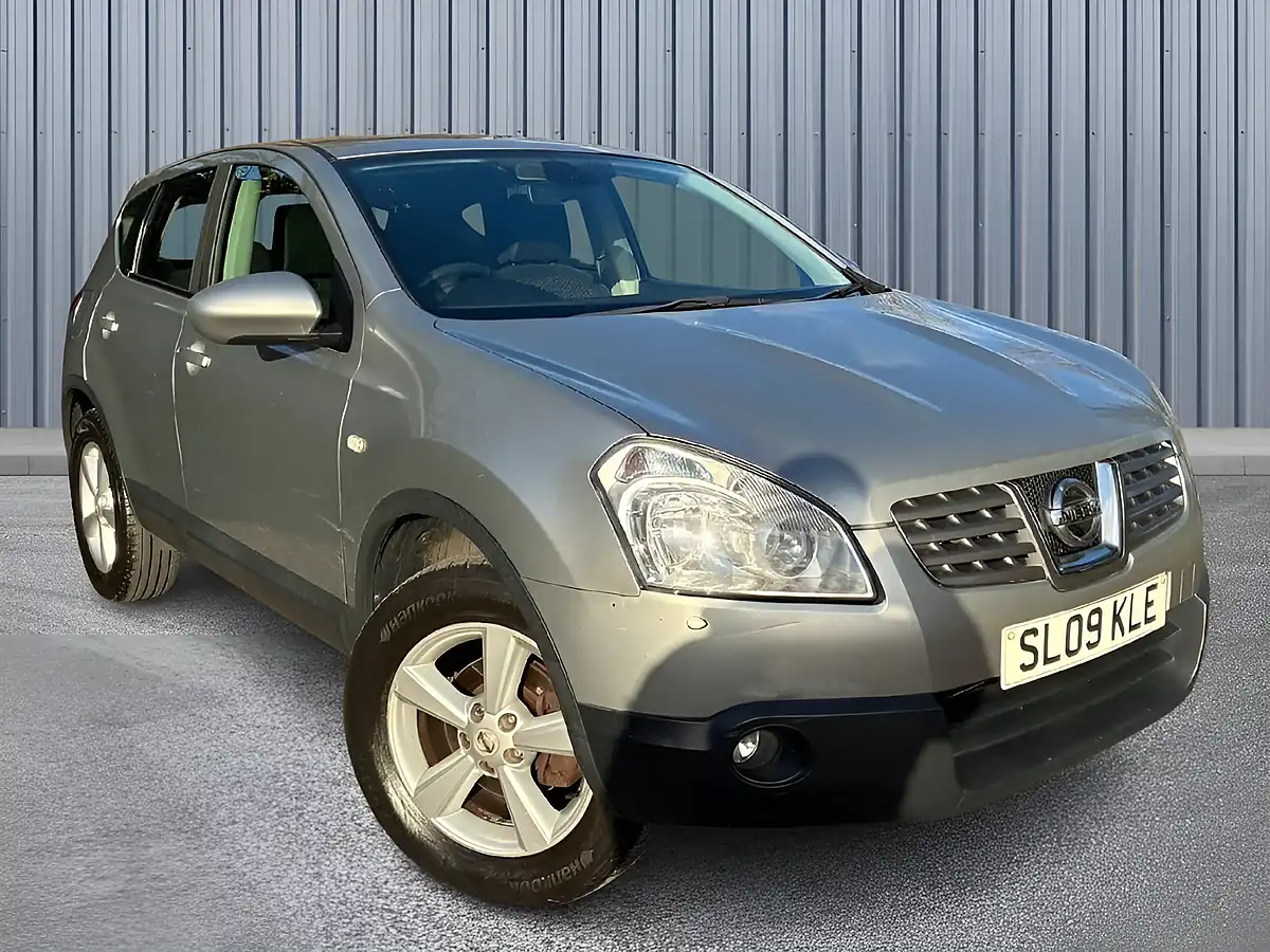 Used 2009 Nissan Qashqai Acenta Silver - Front View