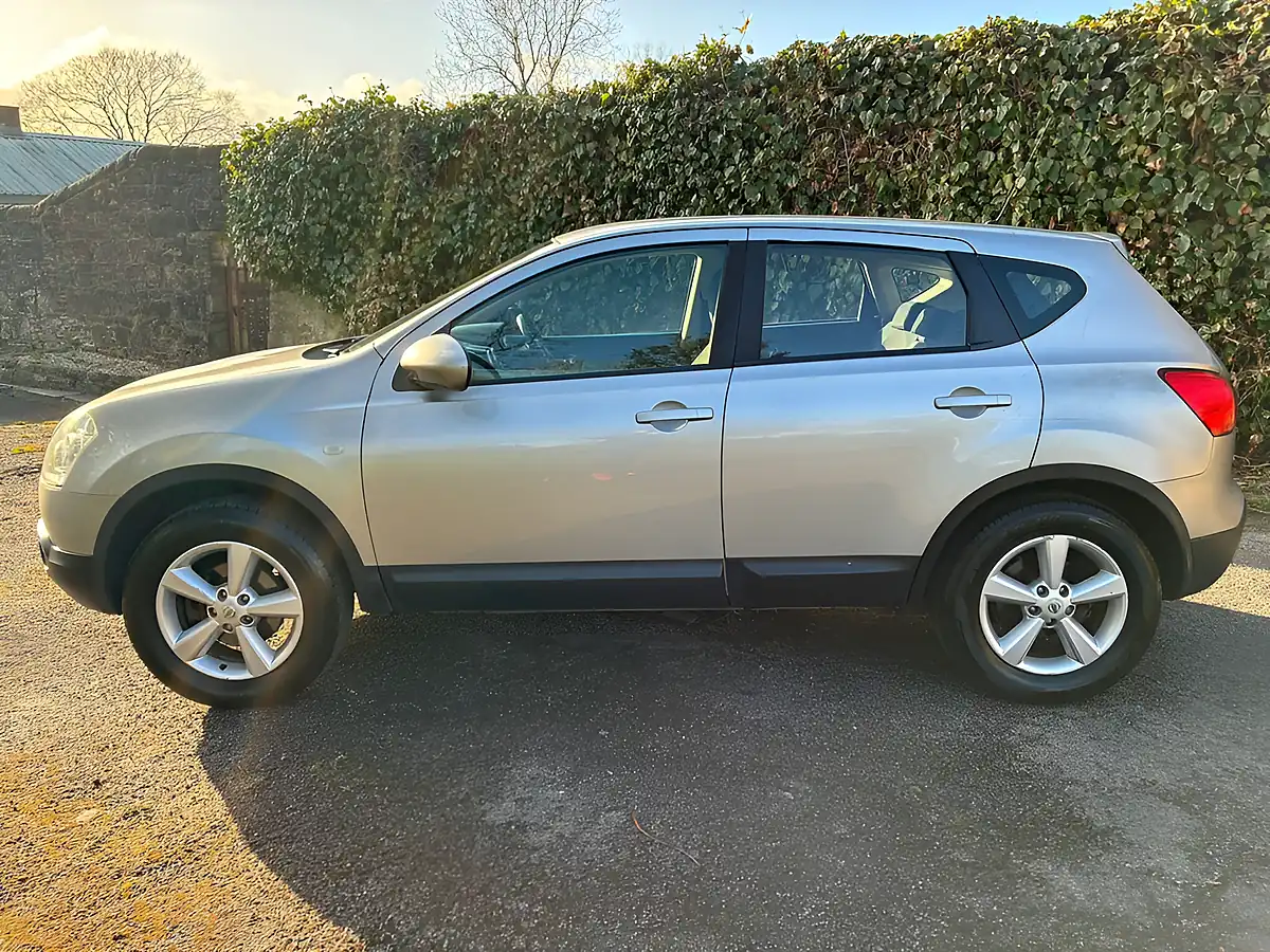 Used 2009 Nissan Qashqai Acenta Silver - Interior and Exterior details 16