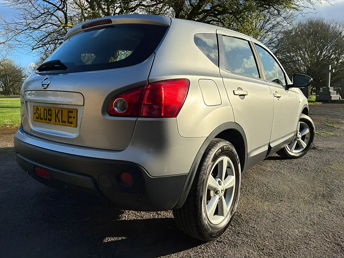 Used 2009 Nissan Qashqai Acenta Silver - Interior and Exterior details 18