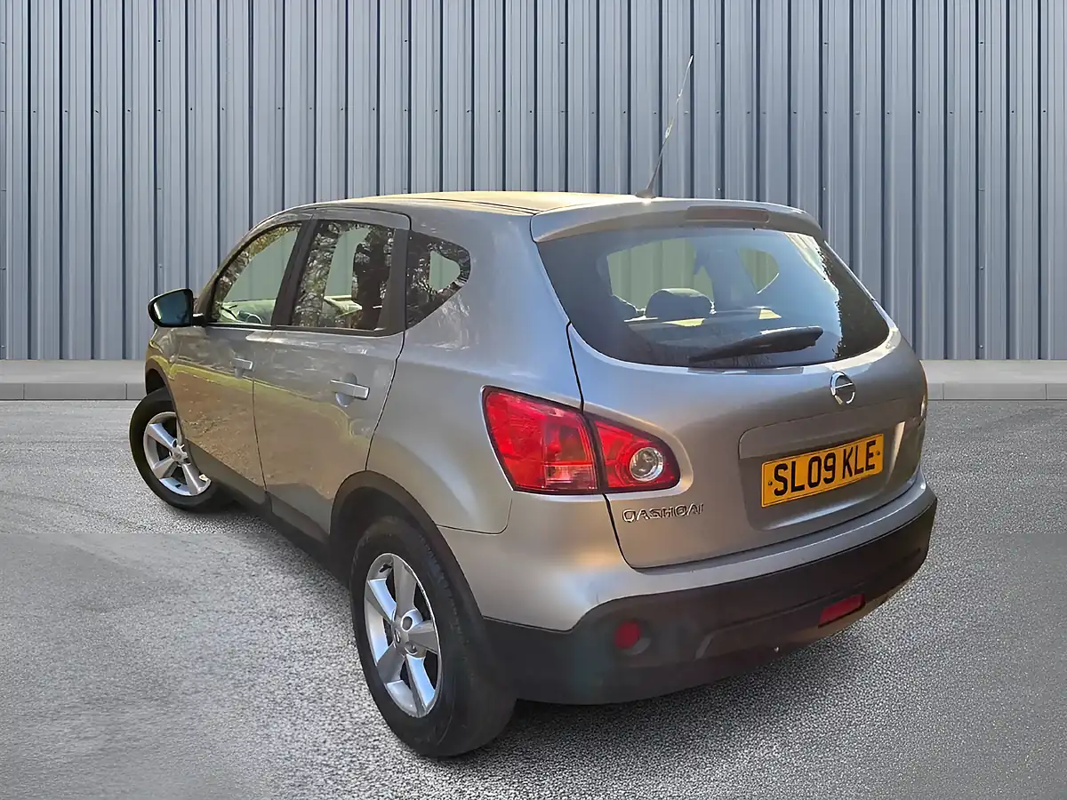 Used 2009 Nissan Qashqai Acenta Silver - Interior and Exterior details 4