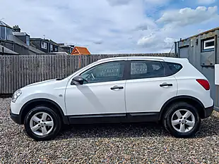 Used 2009 Nissan Qashqai Visia White - Interior and Exterior details 12