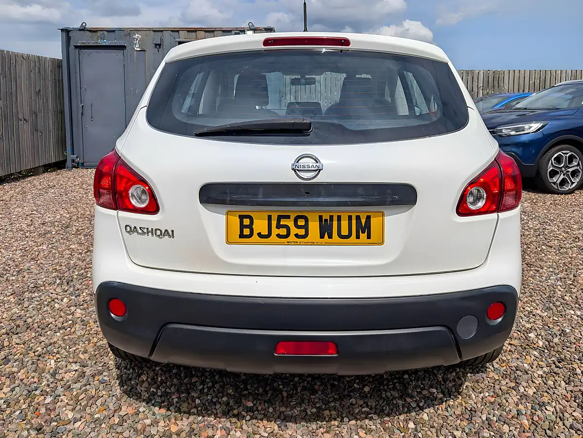 Used 2009 Nissan Qashqai Visia White - Interior and Exterior details 13
