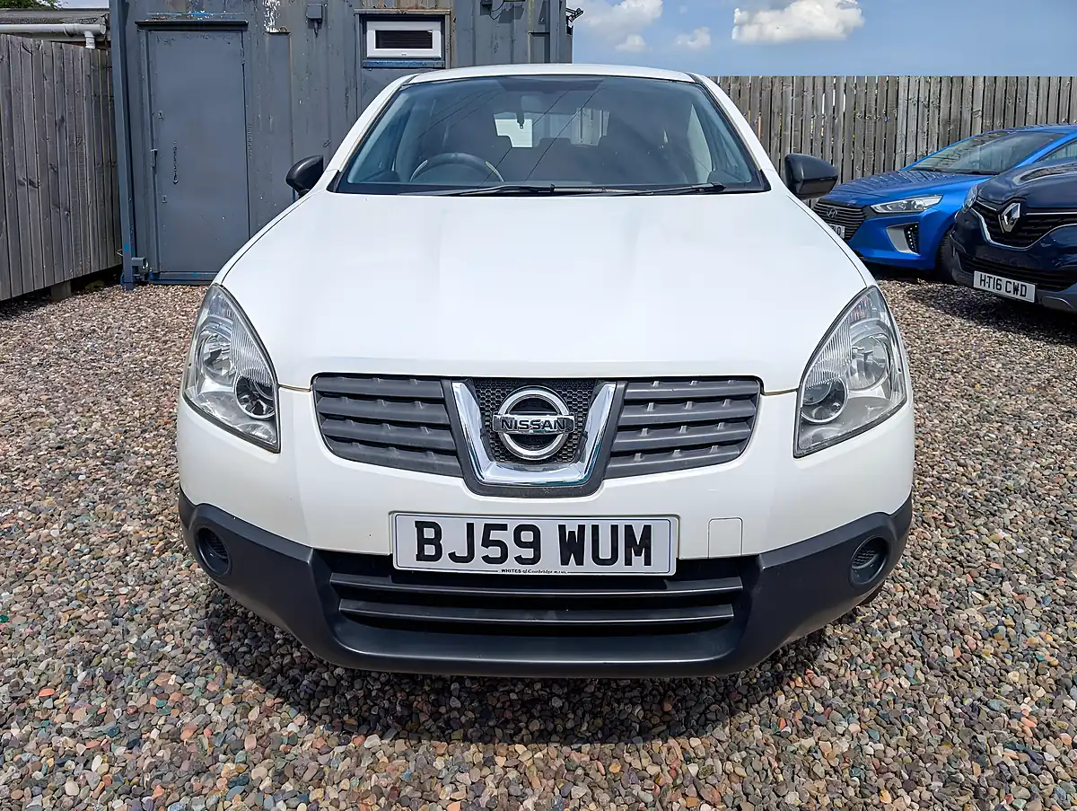 Used 2009 Nissan Qashqai Visia White - Interior and Exterior details 2