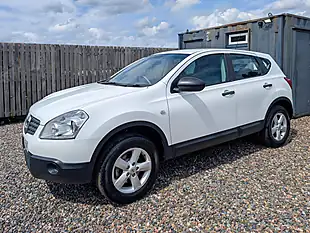 Used 2009 Nissan Qashqai Visia White - Interior and Exterior details 8