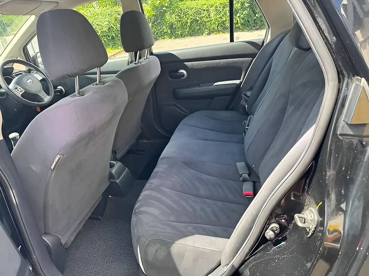 Used 2009 Nissan Tiida Black - Interior and Exterior details 12