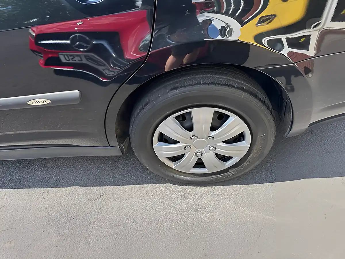 Used 2009 Nissan Tiida Black - Interior and Exterior details 20