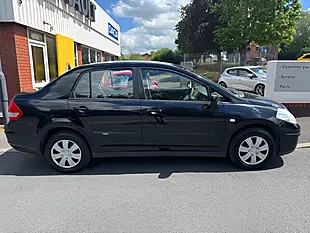 Used 2009 Nissan Tiida Black - Interior and Exterior details 5