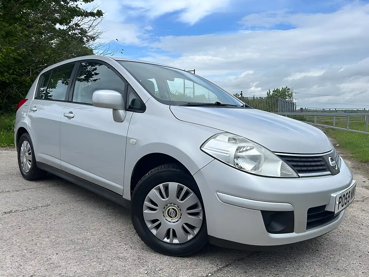 Used 2009 Nissan Tiida Silver - Front View