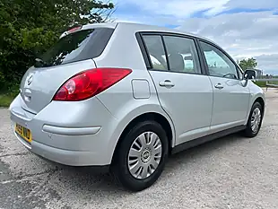 Used 2009 Nissan Tiida Silver - Interior and Exterior details 10